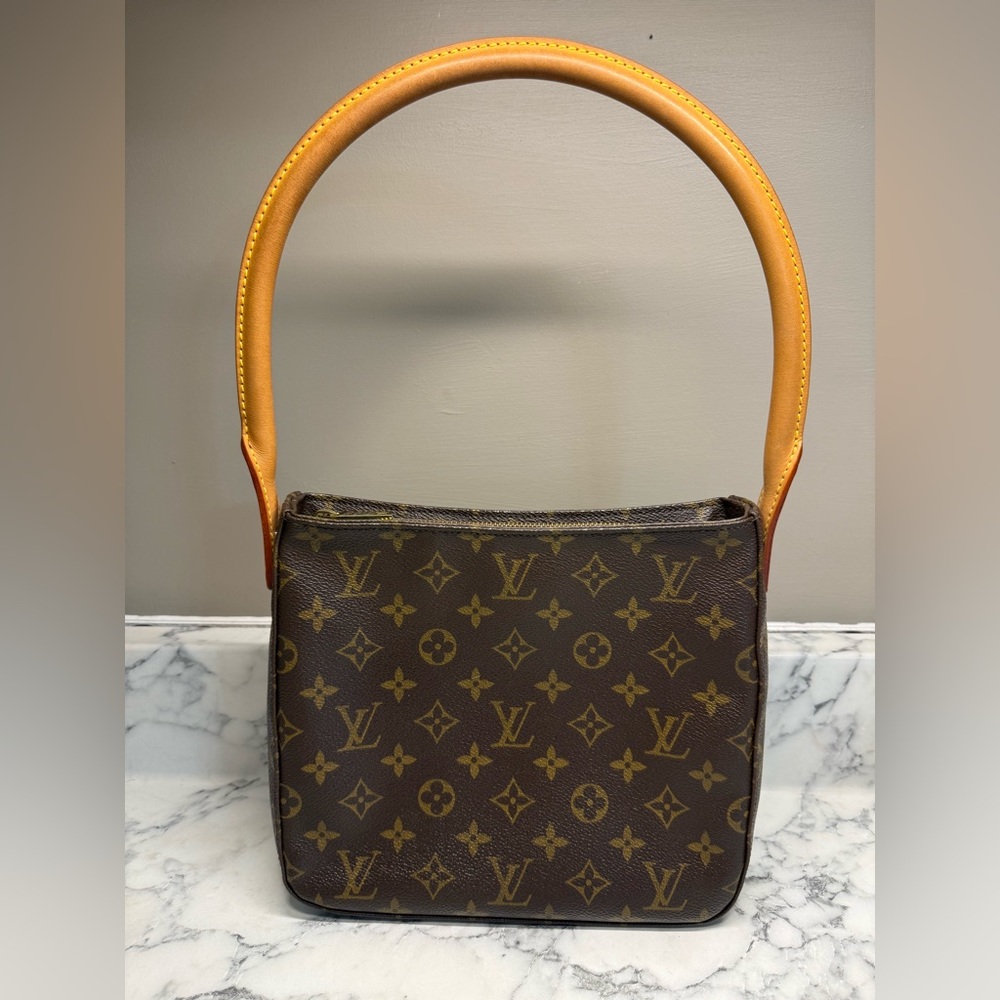 Louis Vuitton Looping MM Monogram Shoulder Bag